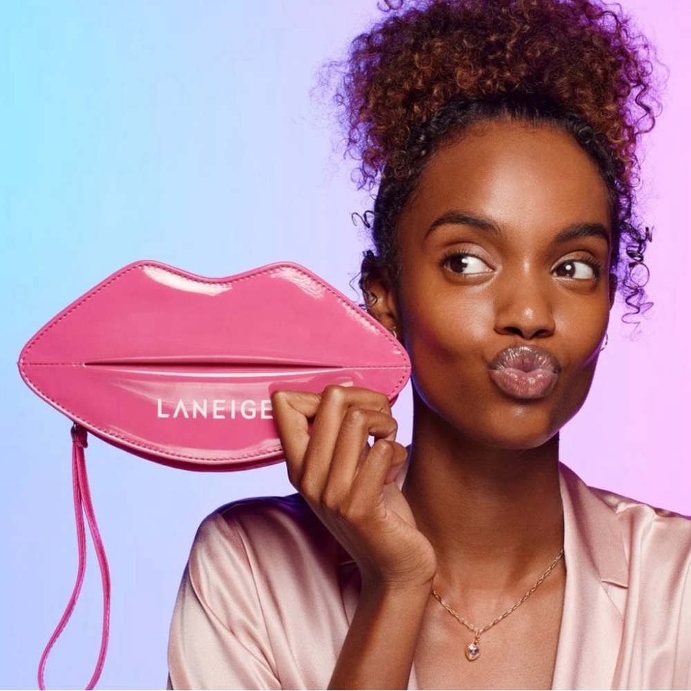 NWOT LANEIGE BARBIE PINK WRISTLET